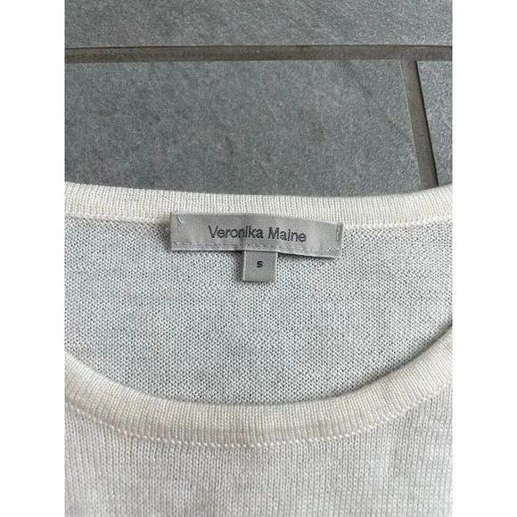 Veronika Maine long sleeve knit sweater. Size small - Picture 3 of 3